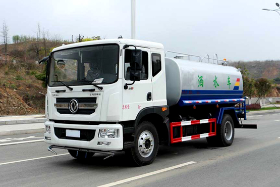 怎樣排除灑水車柴油機(jī)過早、過遲的噴油現(xiàn)象？
